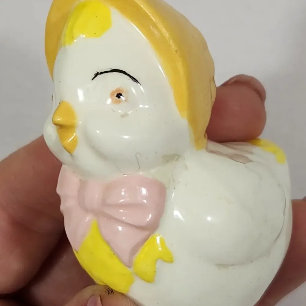 Vtg Anthropomorphic Mini Baby Chicks Figures Cottage Decor Grandma Chicken Bird